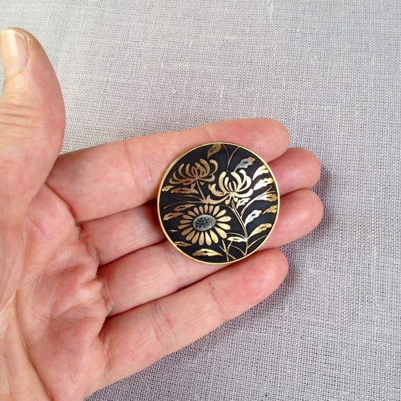 Vintage Damascene Daisy Brooch - Picture 3 of 8